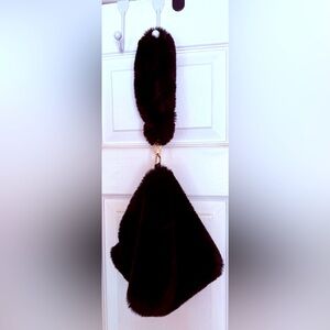 Pia Rossini, Chic Black Faux Fur Wristlet-Handbag